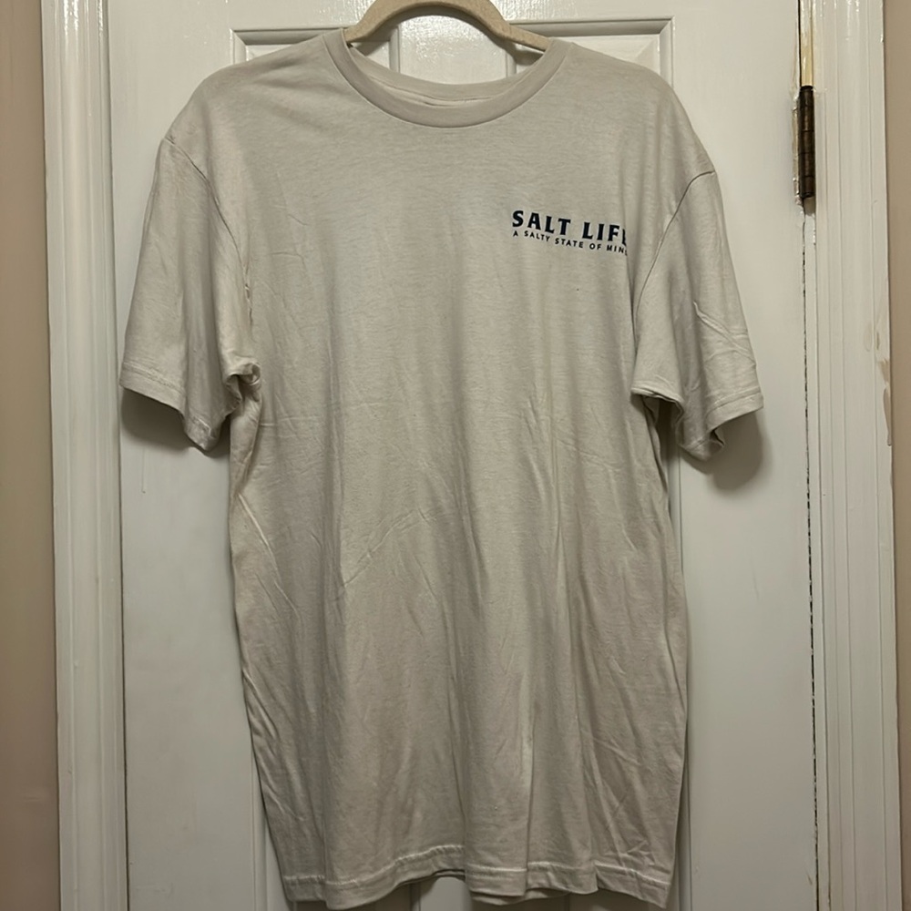 Salt Life Men’s Tee. Color-stone. Size M
